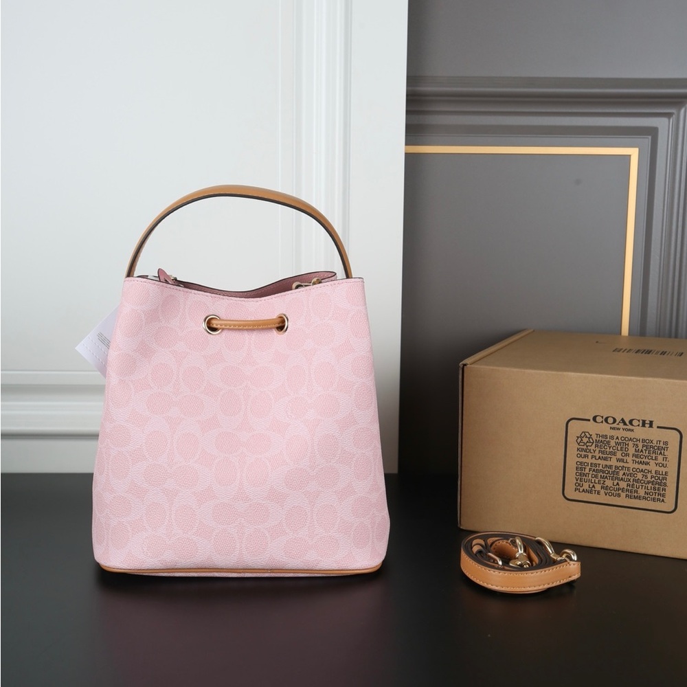 🍷🍷🍷Coach Rowan Bucket Bag in Signature Canvas w/ Charms - Picture 3 of 8